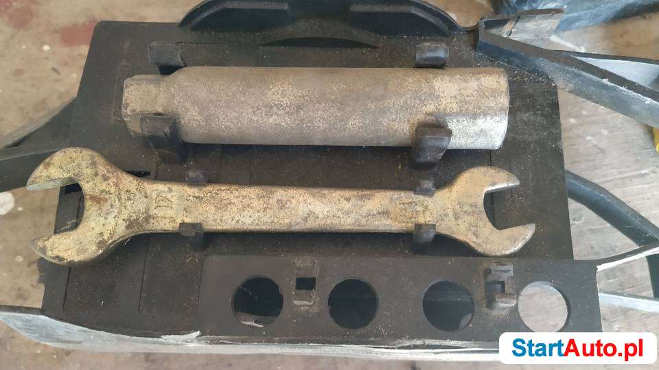 lewarek-podnosnik-fiat-cinquecento-dzwigi-podnosniki-malopolskie-osiek-533721209