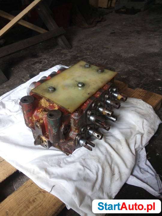 rozdzielacz-koparki-warynski-swietokrzyskie-kije-539268453-1