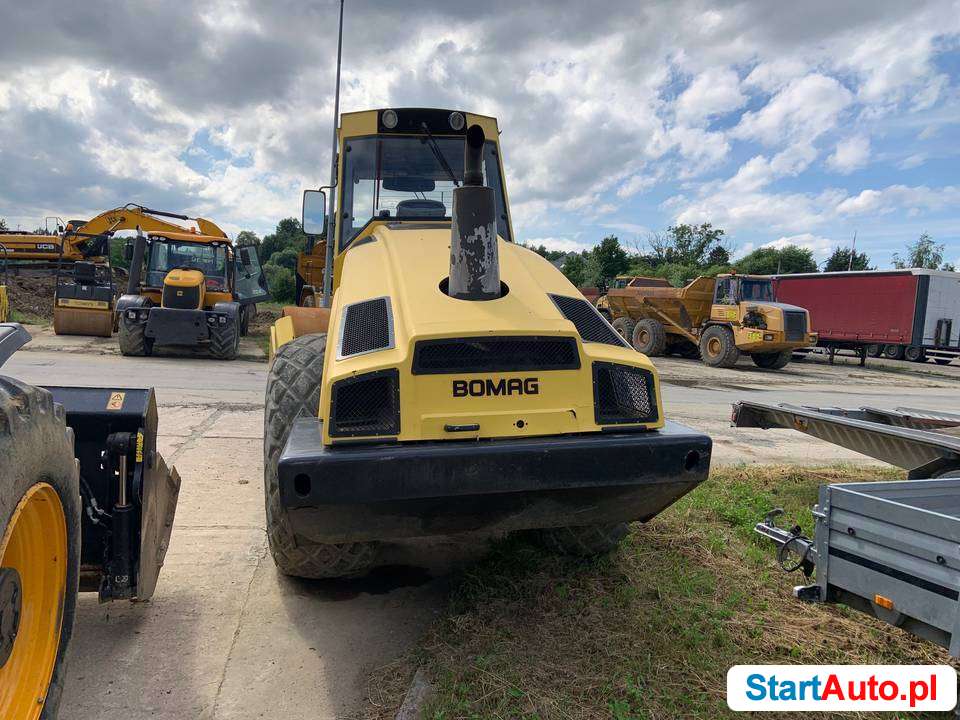 walec-stal-guma-bomag-bw213-dh4-gorlice-sprzedam-531468414